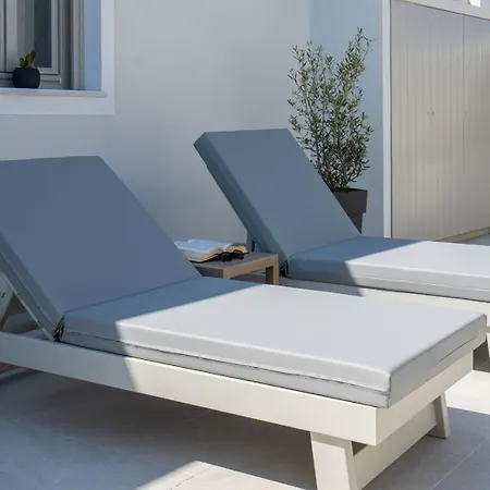 New Sea Serenity Next To The Sea With Private Jacuzzi ヴリハーダ