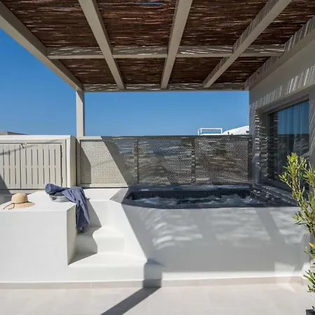 New Sea Serenity Next To The Sea With Private Jacuzzi فيلة Vlychada