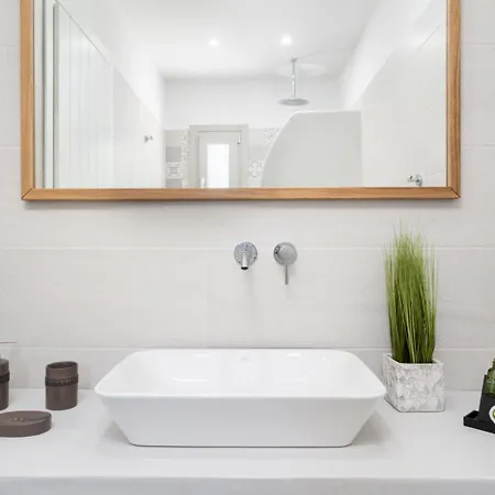 Вилла New Sea Serenity Next To The Sea With Private Jacuzzi Вличада