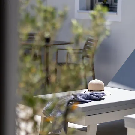 New Sea Serenity Next To The Sea With Private Jacuzzi فيلة Vlychada